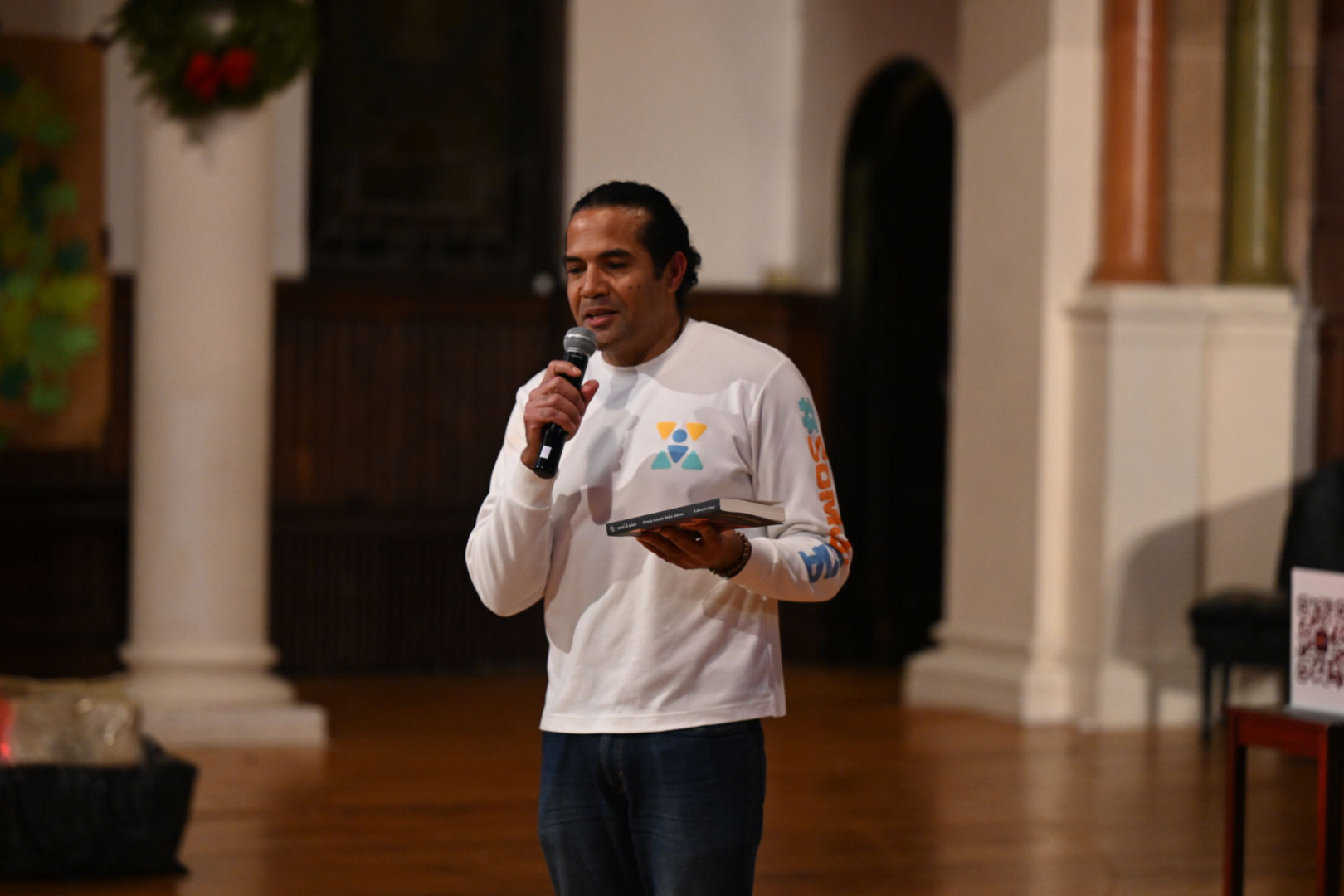 Hector GIving an speech in the holiday